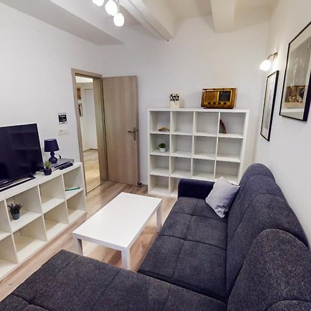 Chaplin Apartment - Free Garage Parking リュブリャナ エクステリア 写真